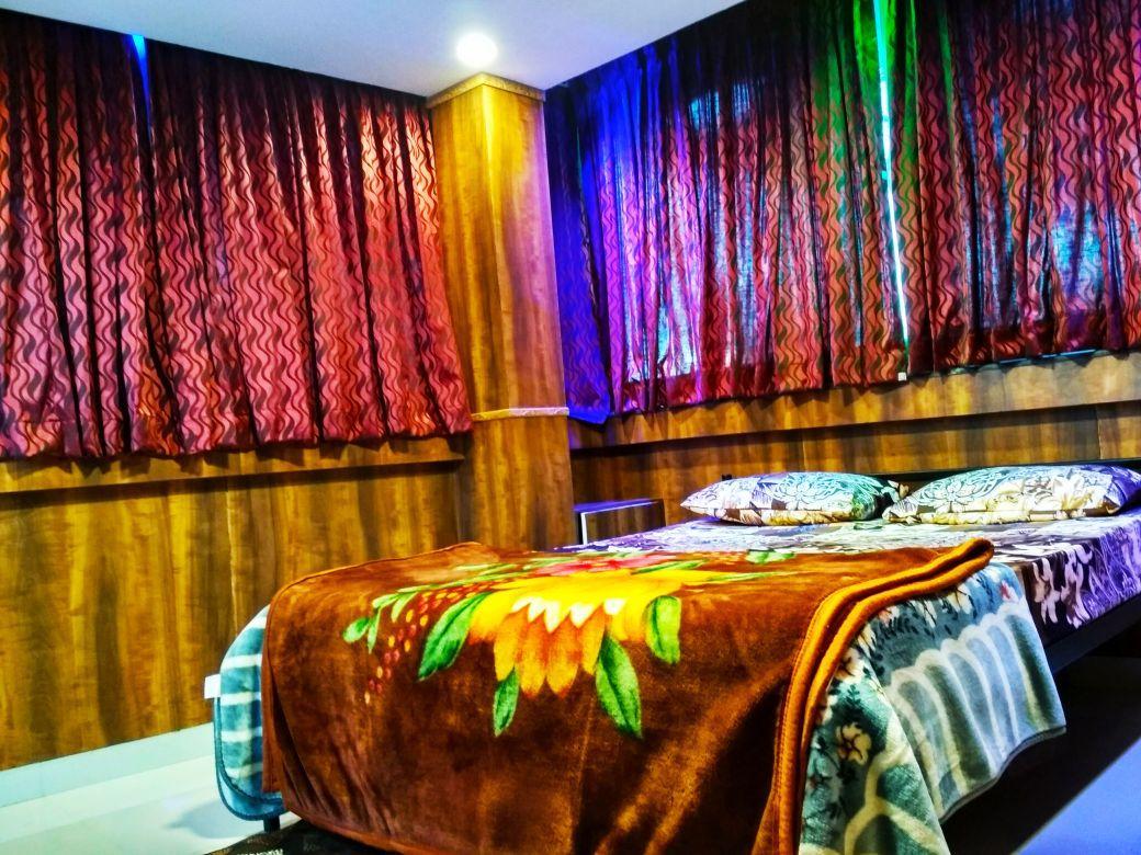אוטי Myspace Holiday Inn מראה חיצוני תמונה